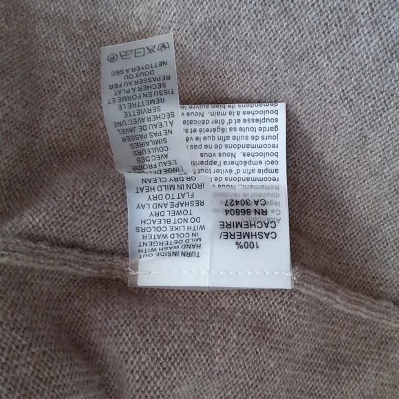 MAGASHONI New York 100 % cashmere cardigan size S